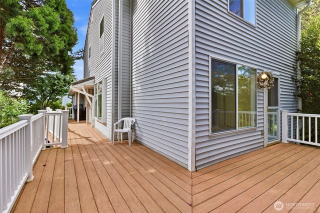 31074 9th Avenue S, Federal Way, WA 98003