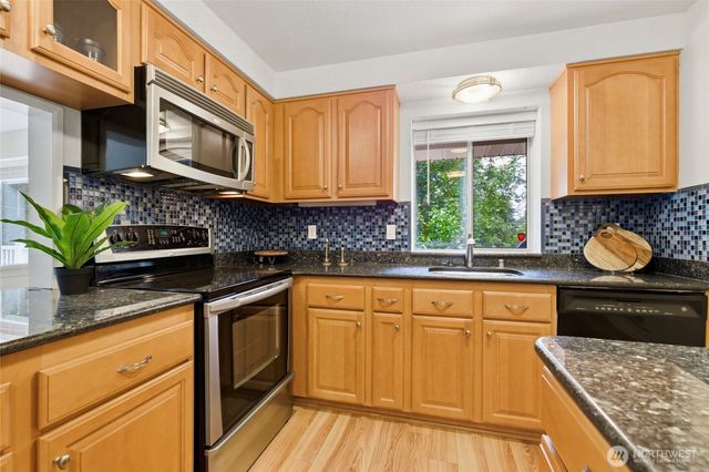 31074 9th Avenue S, Federal Way, WA 98003