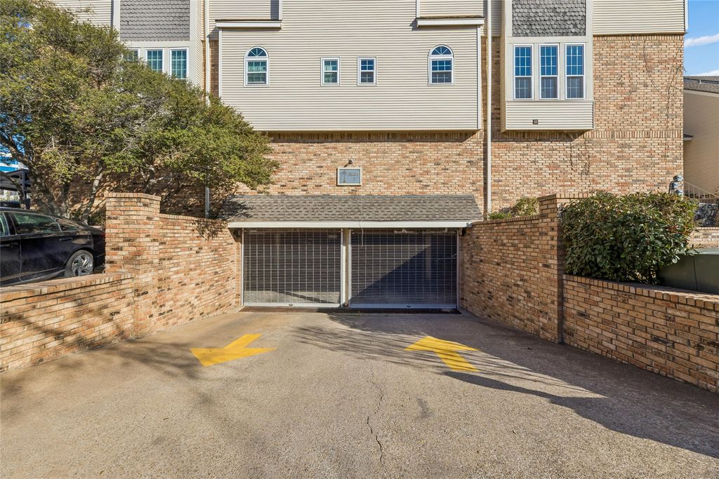 5325 Bent Tree Forest Drive 2225, Dallas, TX 75248