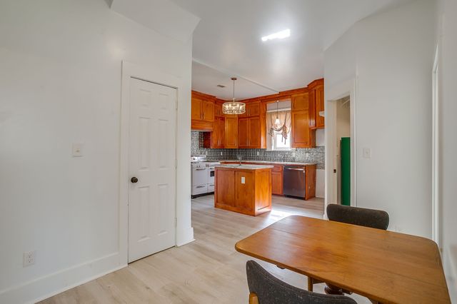 1014 W Arlington Avenue, Fort Worth, TX 76110