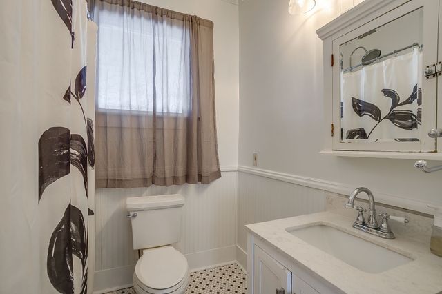 1014 W Arlington Avenue, Fort Worth, TX 76110