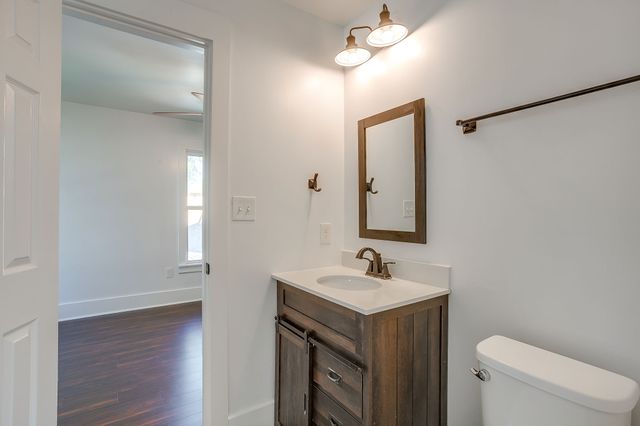 1014 W Arlington Avenue, Fort Worth, TX 76110