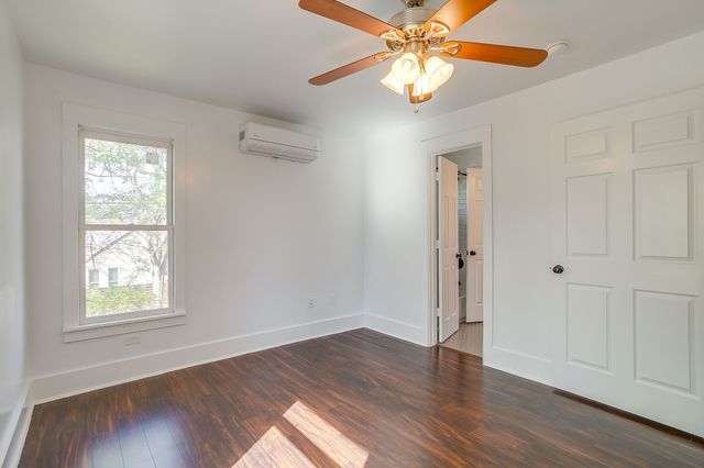 1014 W Arlington Avenue, Fort Worth, TX 76110