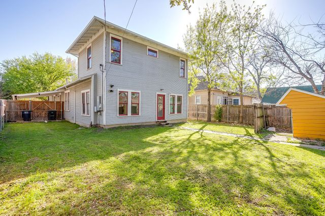 1014 W Arlington Avenue, Fort Worth, TX 76110