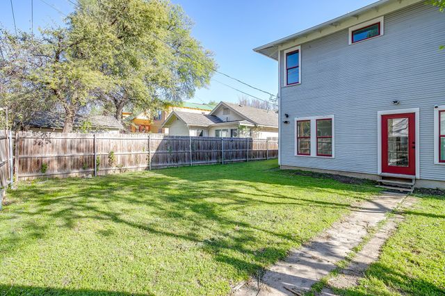 1014 W Arlington Avenue, Fort Worth, TX 76110