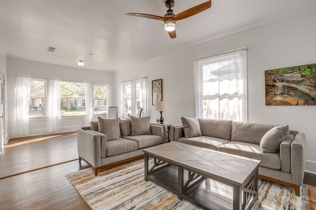 1014 W Arlington Avenue, Fort Worth, TX 76110