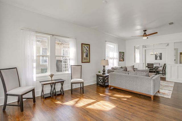 1014 W Arlington Avenue, Fort Worth, TX 76110