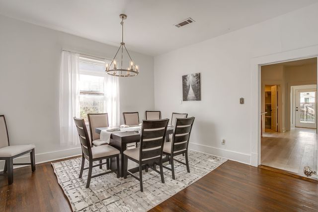 1014 W Arlington Avenue, Fort Worth, TX 76110