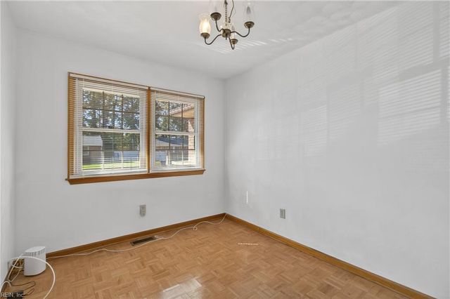 215 Woodbury Forrest DR, Hampton, VA 23666