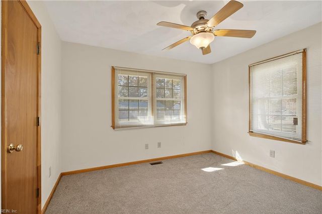 215 Woodbury Forrest DR, Hampton, VA 23666