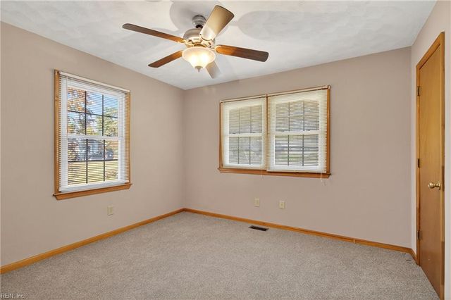 215 Woodbury Forrest DR, Hampton, VA 23666