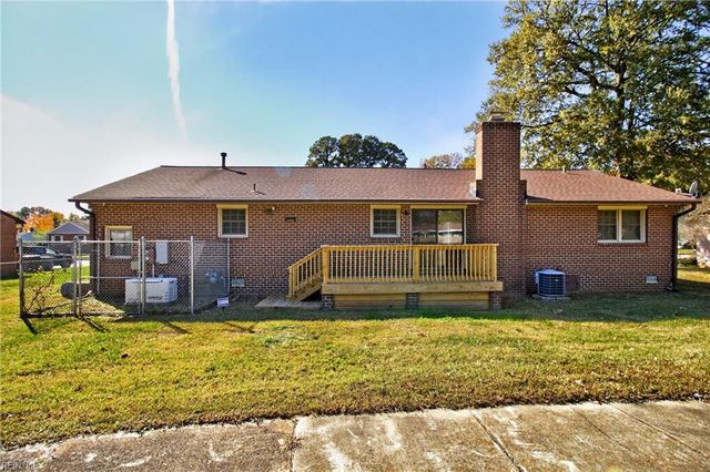 215 Woodbury Forrest DR, Hampton, VA 23666