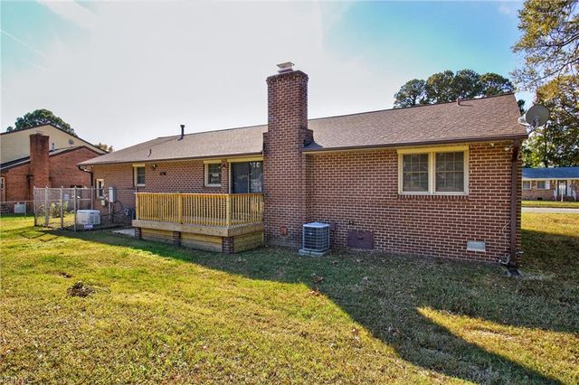 215 Woodbury Forrest DR, Hampton, VA 23666