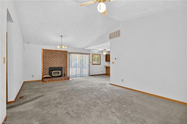 215 Woodbury Forrest DR, Hampton, VA 23666