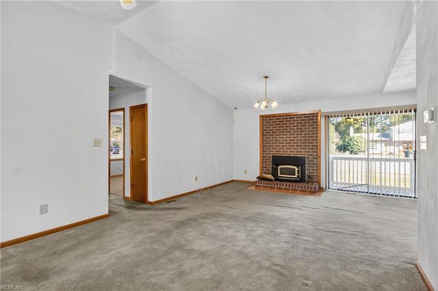 215 Woodbury Forrest DR, Hampton, VA 23666