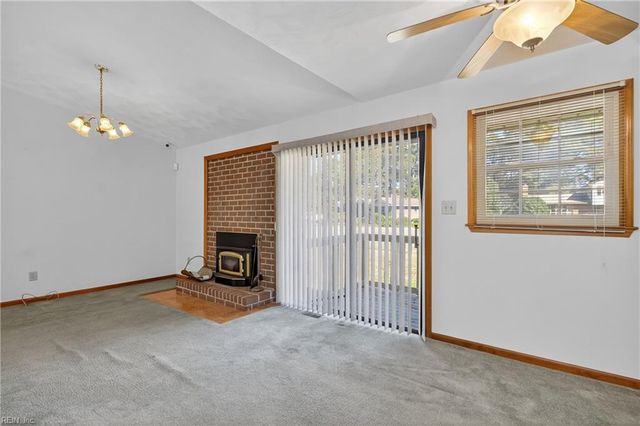 215 Woodbury Forrest DR, Hampton, VA 23666