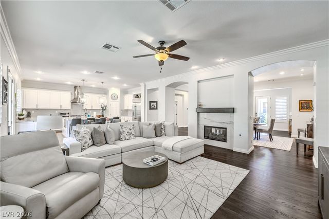 7166 Frontier Hills Avenue, Las Vegas, NV 89113