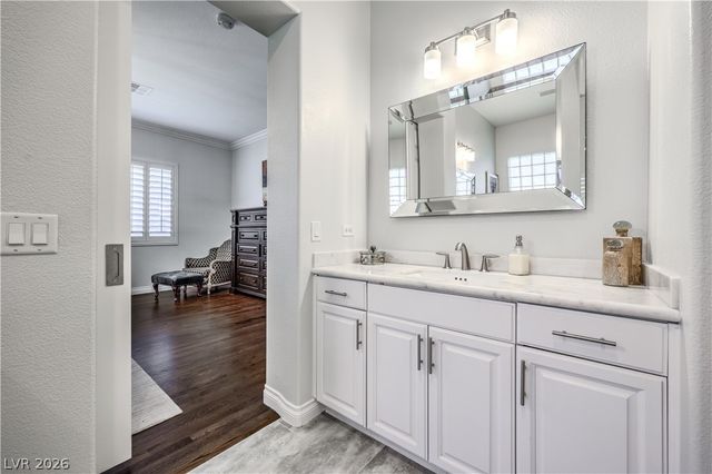 7166 Frontier Hills Avenue, Las Vegas, NV 89113