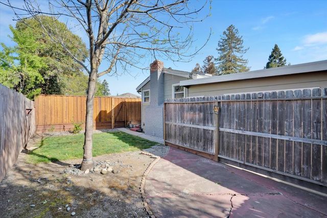 922 Valota Road, Redwood City, CA 94061