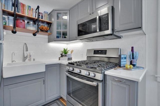 922 Valota Road, Redwood City, CA 94061