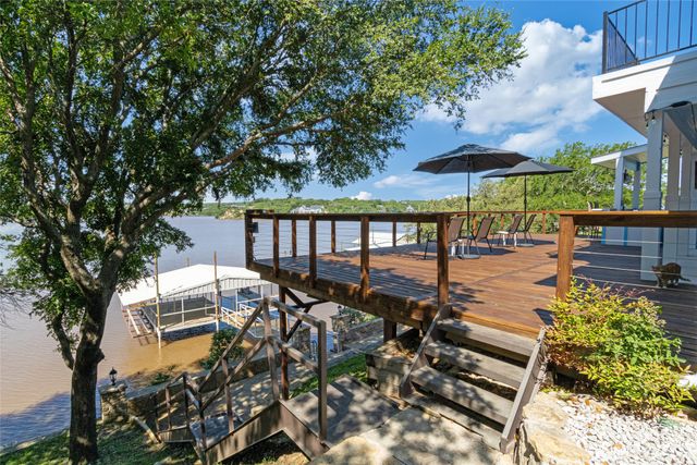 142 Betty Drive, Chico, TX 76431
