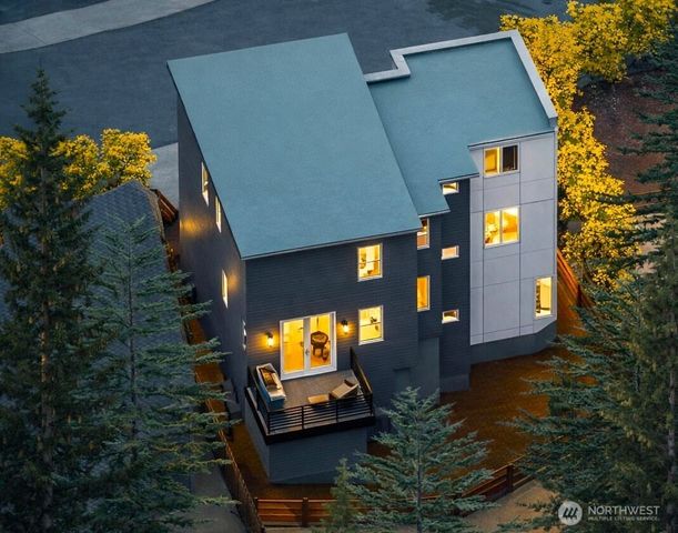 119 Ashley Avenue, Bellingham, WA 98229