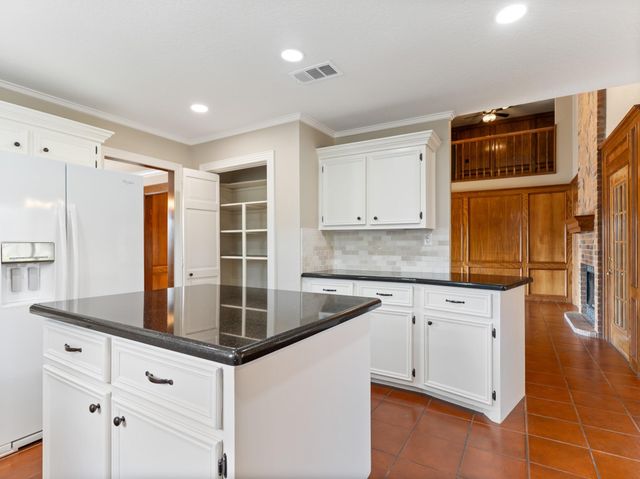 37093 521, Cedar Lane, TX 77415