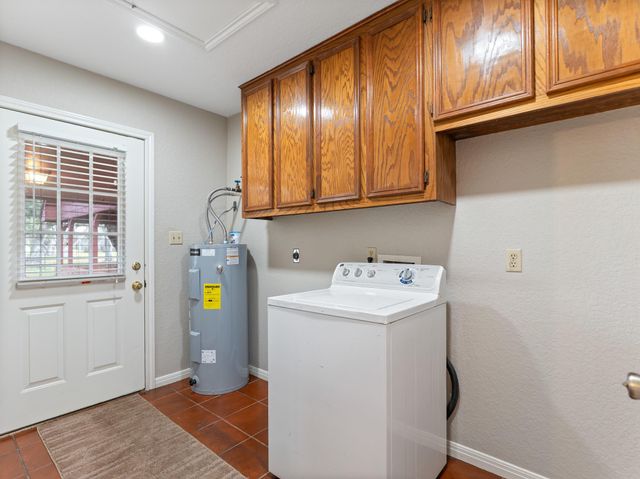 37093 521, Cedar Lane, TX 77415