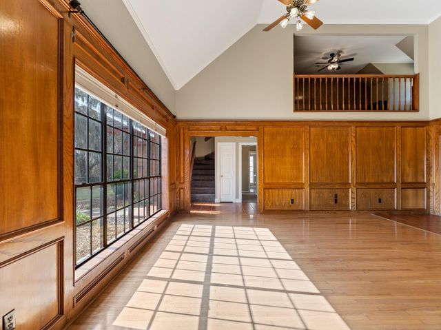 37093 521, Cedar Lane, TX 77415