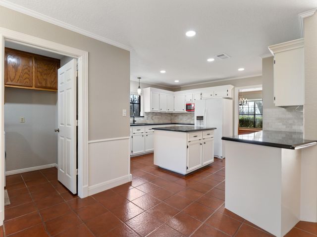 37093 521, Cedar Lane, TX 77415