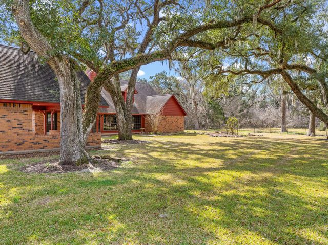 37093 521, Cedar Lane, TX 77415