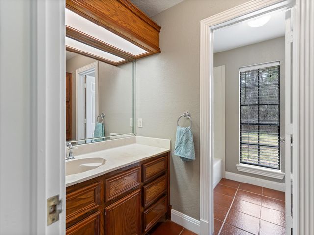 37093 521, Cedar Lane, TX 77415