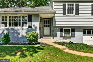 543 MIDLAND AVE, Berwyn, PA 19312