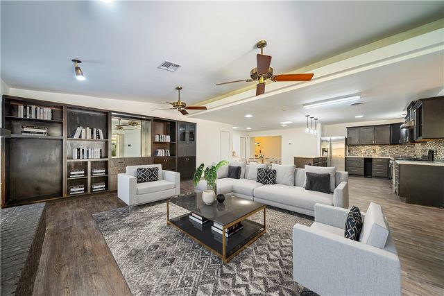 922 Carmel Pkwy, Corpus Christi, TX 78411
