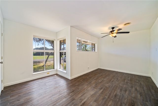 922 Carmel Pkwy, Corpus Christi, TX 78411