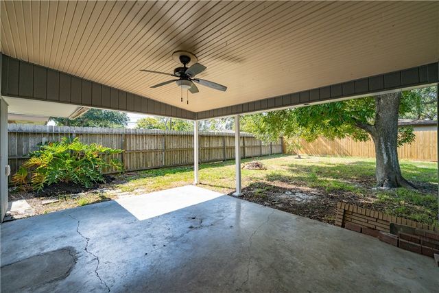 922 Carmel Pkwy, Corpus Christi, TX 78411