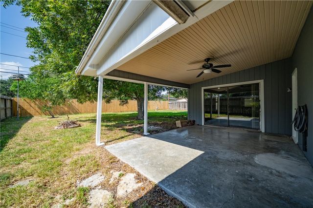922 Carmel Pkwy, Corpus Christi, TX 78411