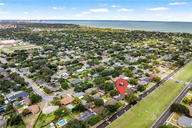 922 Carmel Pkwy, Corpus Christi, TX 78411