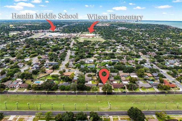 922 Carmel Pkwy, Corpus Christi, TX 78411