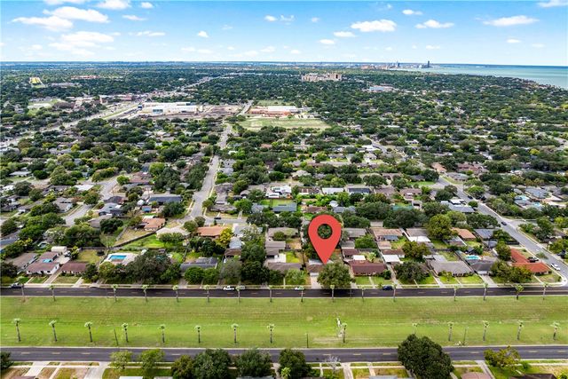 922 Carmel Pkwy, Corpus Christi, TX 78411