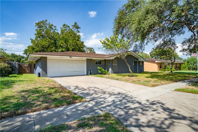 922 Carmel Pkwy, Corpus Christi, TX 78411