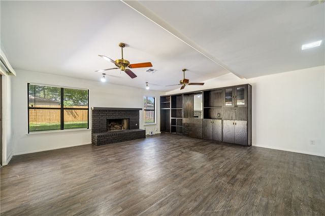 922 Carmel Pkwy, Corpus Christi, TX 78411