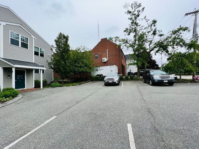 39 Athens St 4, Weymouth, MA 02191