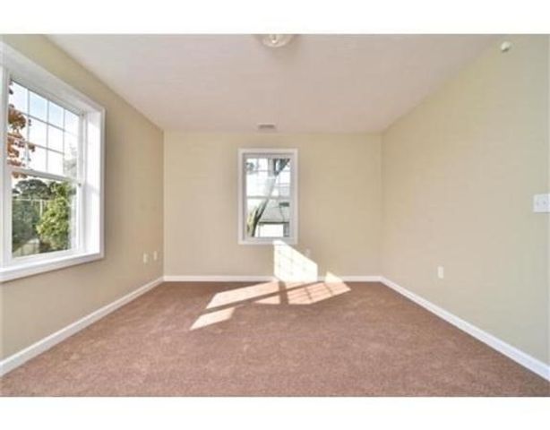 39 Athens St 4, Weymouth, MA 02191
