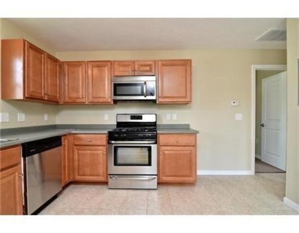 39 Athens St 4, Weymouth, MA 02191