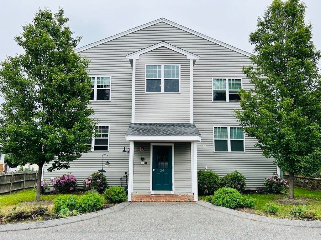 39 Athens St 4, Weymouth, MA 02191