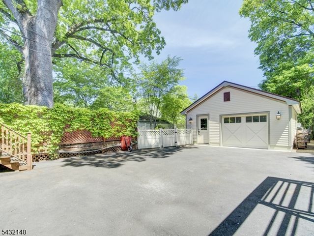 521 Belleville Ave, Glen Ridge Boro Twp., NJ 07028