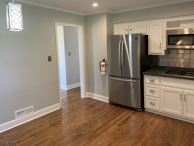 9 Harrison Ct, Summit City, NJ 07901