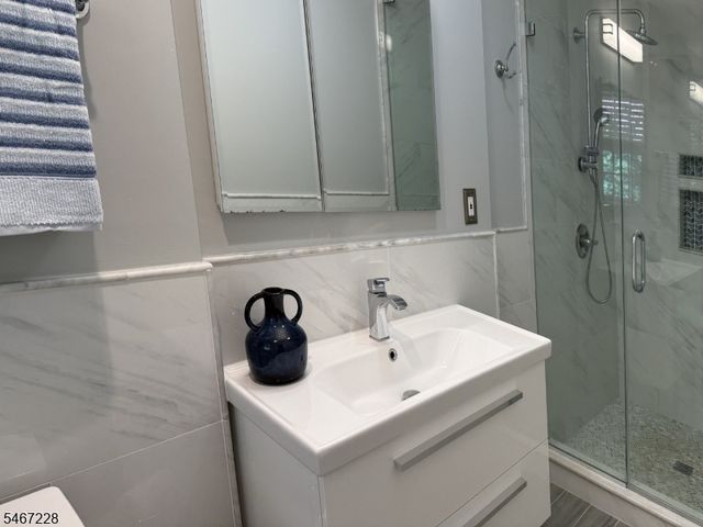 9 Harrison Ct, Summit City, NJ 07901