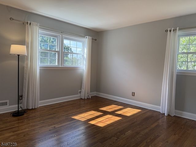 9 Harrison Ct, Summit City, NJ 07901